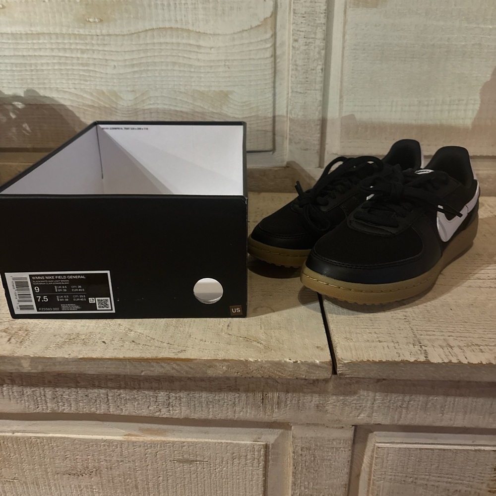 Nike Women’s Black and White Sneakers with Tan Sole